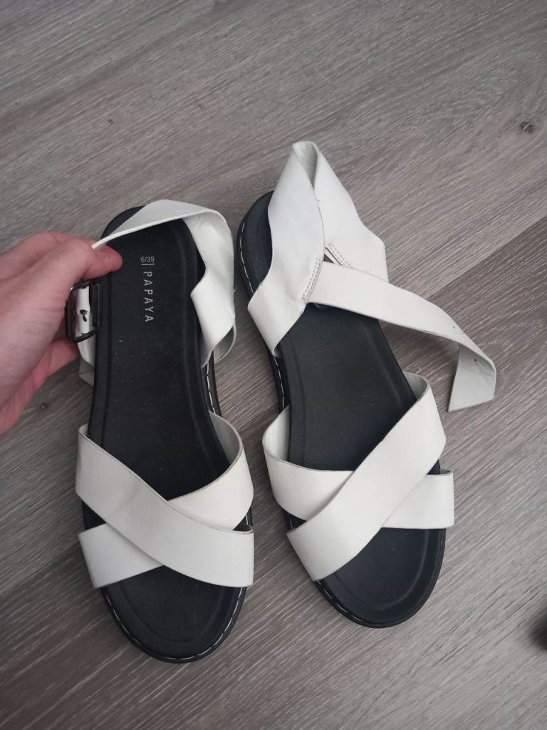 Papaya White Cross Strap Sandals – Size 6, New Condition