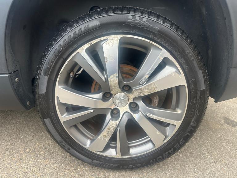 ** F.S.H ** 2017 (67) Peugeot 2008 1.6 BlueHDi Allure 5 dr hatchback ** VALUE **