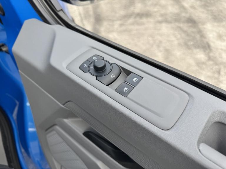 2025 Volkswagen Transporter 2.0 T28 TDI P/V COMMERCE PRO Manual Panel Van Diesel Manual