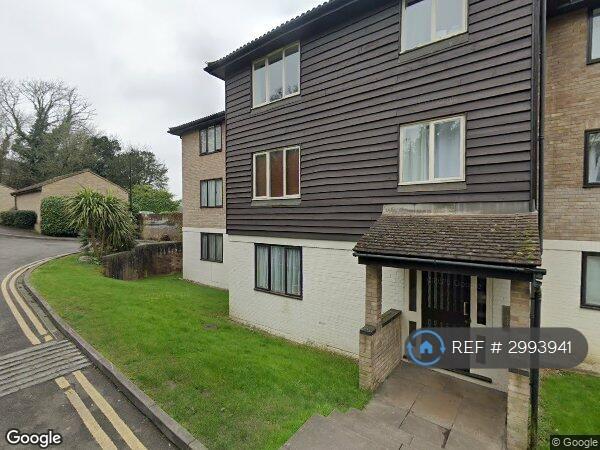 Studio flat in Fairbairn Close, Purley, CR8 (#2993941)