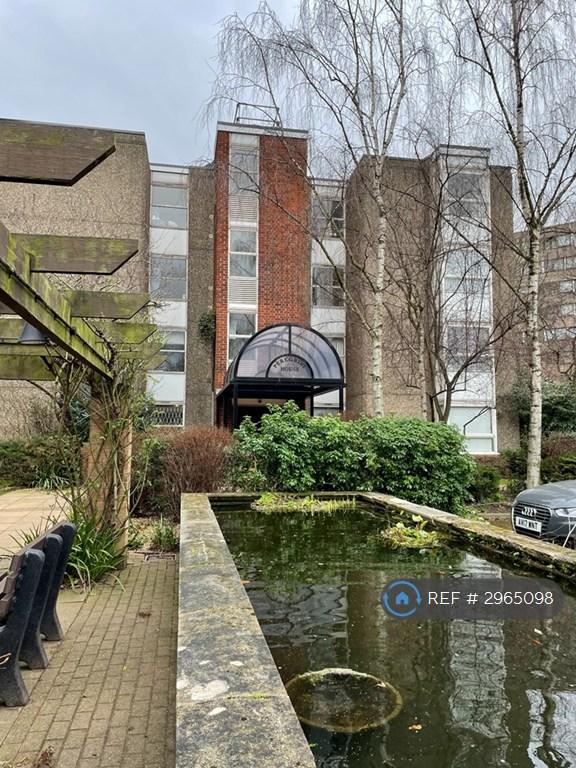 1 bedroom flat in Peregrine House, London, SW11 (1 bed) (#2965098)