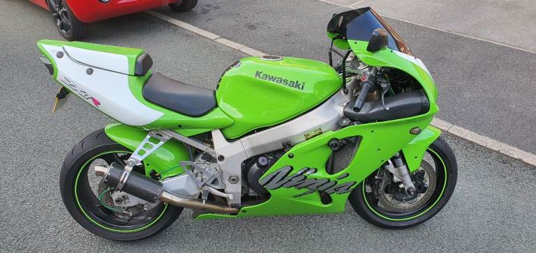 Kawasaki Ninja ZX7r