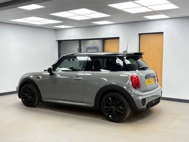 2018 MINI Hatch 1.5 Cooper D Hatchback 3dr Diesel Steptronic Euro 6 (s/s) (116 ps) Hatchback Dies...