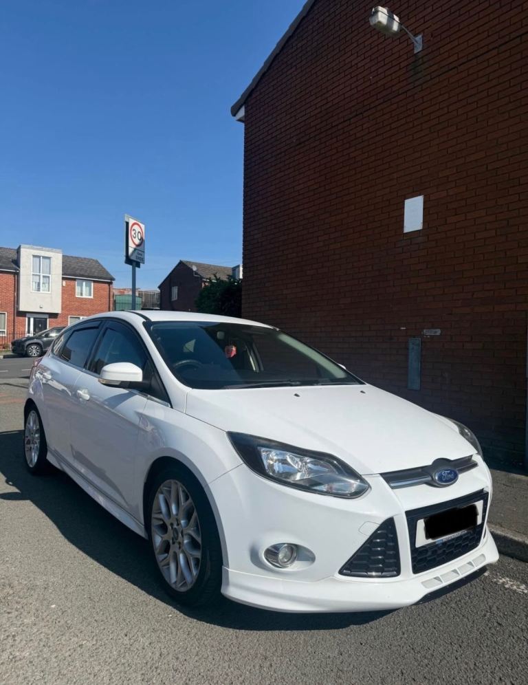 Ford, FOCUS, Hatchback, 2013, Manual, 998 (cc), 5 doors