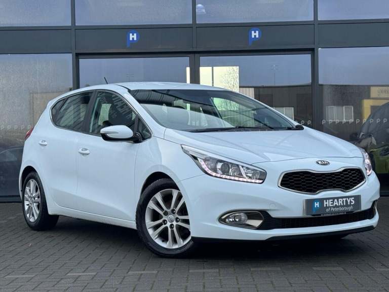 2012 Kia Ceed 1.6 CRDi EcoDynamics 2 Hatchback 5dr Diesel Manual Euro 5 (s/s) (126 bhp) L HATCHBA...