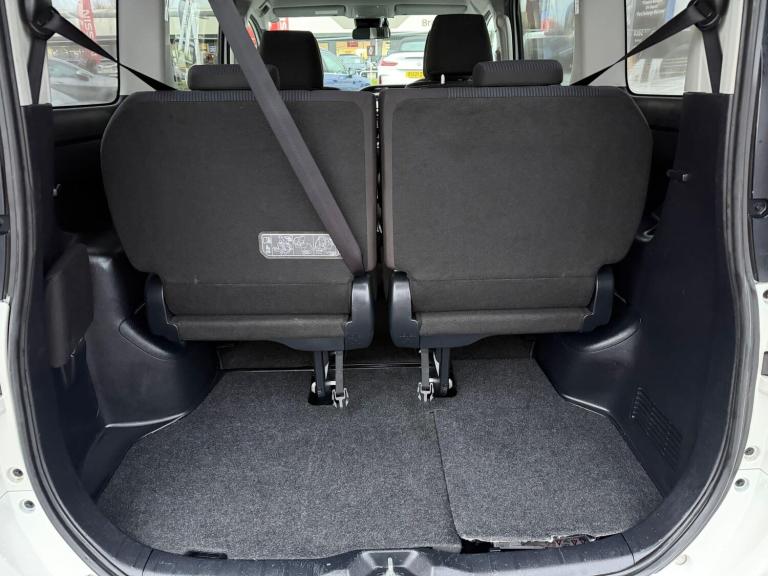  Toyota Noah 1.8 Petrol/Hybrid 7 Seater 5dr Petrol/Electric Hybrid Automatic