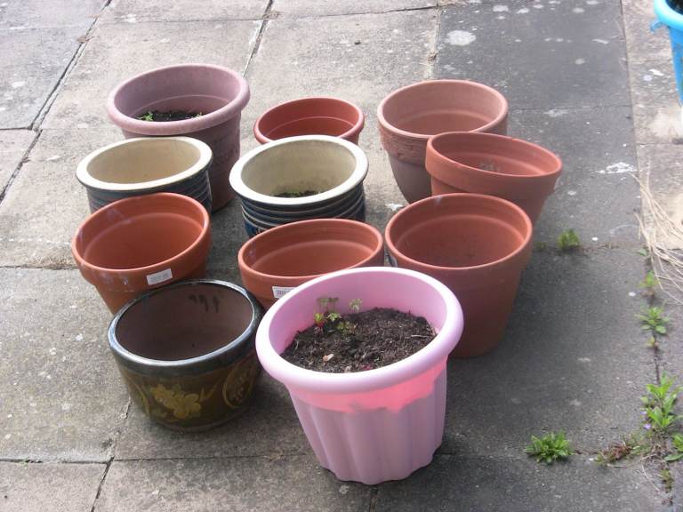 Selection of Garden Pots – Various Sizes and Colours