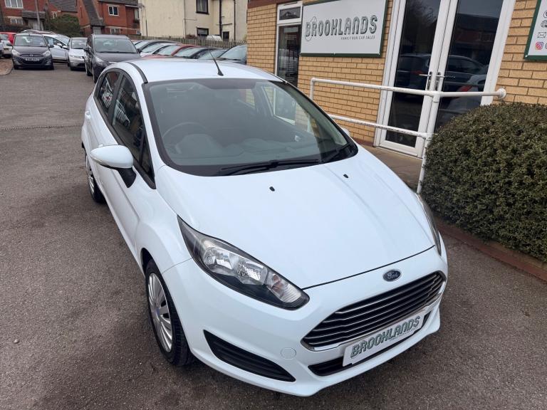 2016 Ford Fiesta 1.25 Style White 5 Door £35 Road Tax Low Insurance Group Isofix