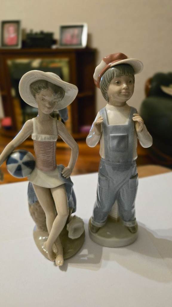 Lladró Porcelain Figurines – Seaside Boy & Girl – Matching Pair – Made in Spain