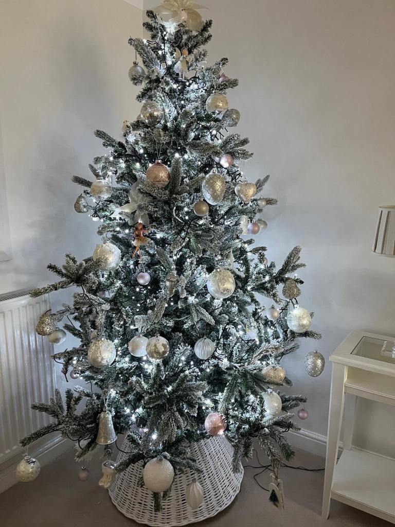 7FT Prelit Christmas Tree