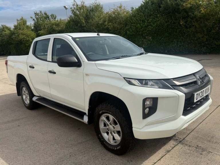2020 Mitsubishi L200 2.2 DI-D DC 4Life Pickup Double Cab 4dr Diesel Manual 4WD Euro 6 (s/s) (150 ...