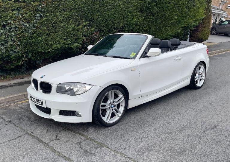 BMW 1 Series 123D M Sport Convertible Coupe 2011 + iDrive Screen