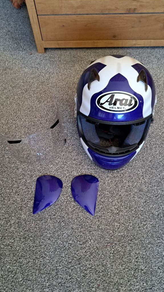Arai Saltire helmet small