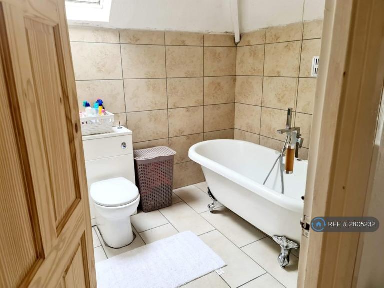 2 bedroom house in Eastland Avenue, Bristol, BS35 (2 bed) (#2805232)