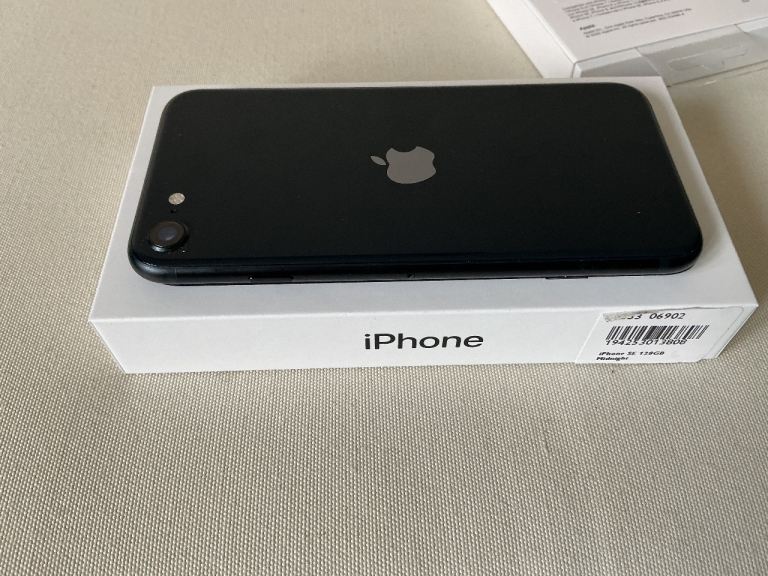 Apple iPhone SE 128GB. 3RD GEN.