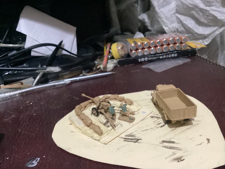 Airfix pak 40 and truck nb 1:76 £5