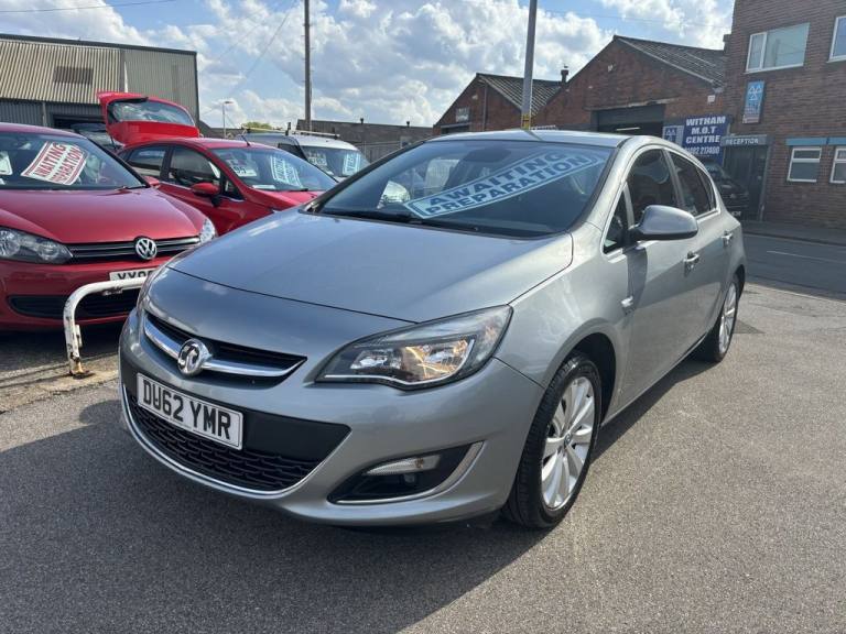 2012 Vauxhall Astra 1.6 ELITE 5d 113 BHP Hatchback Petrol Manual