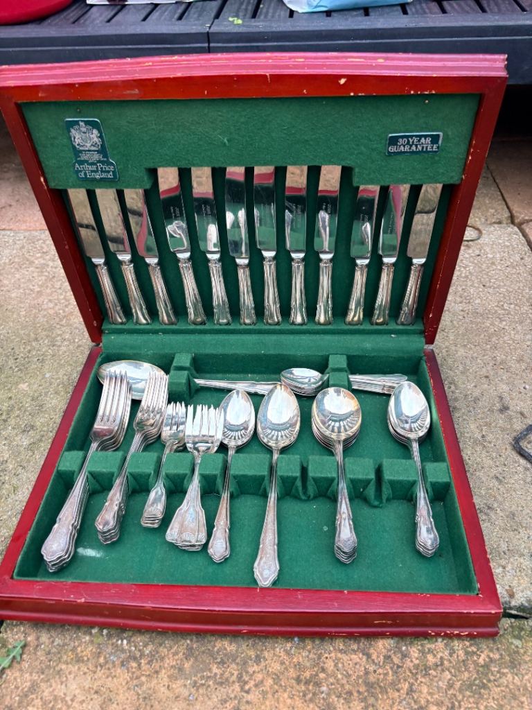 Arthur Price of England Cutlery Set – Boxed
