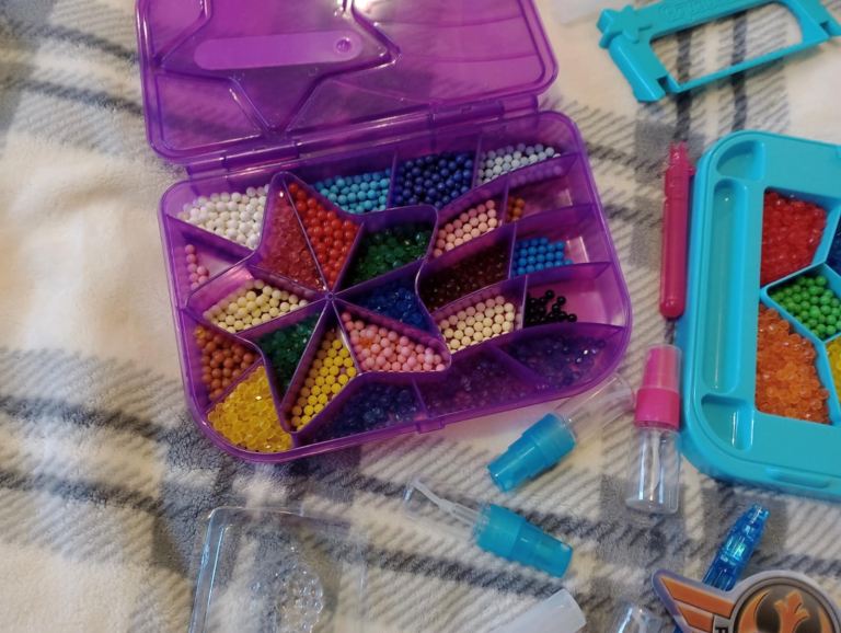 Massive bundle (A)of aquabeads aqua beads toys 