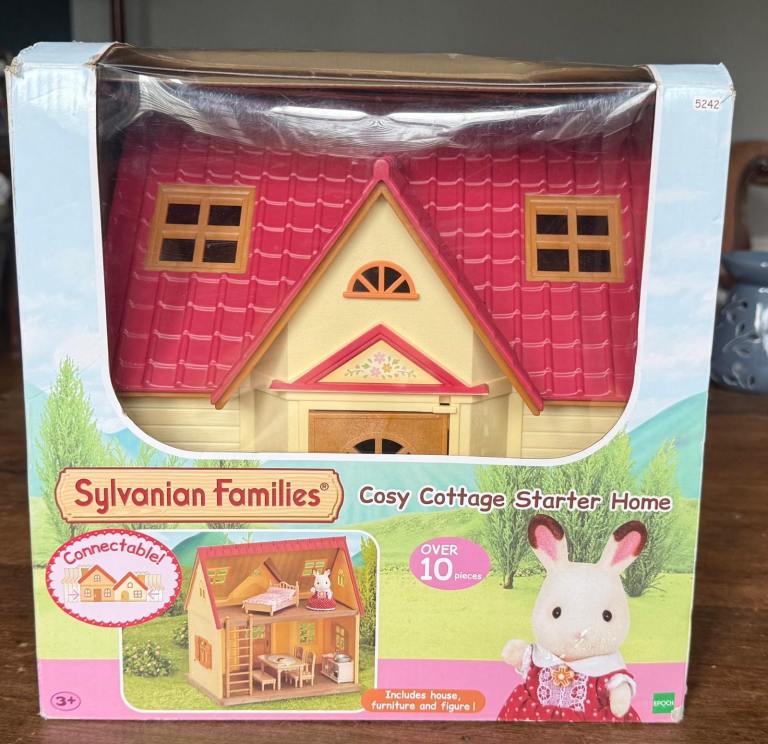 Sylvanian Families Cosy Cottage with box