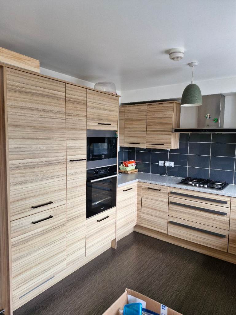 ***SOLD********Fitted Kitchen Units & Appliances 