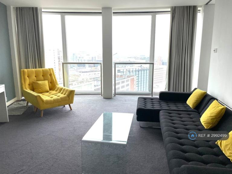 2 bedroom flat in The Rotunda, Birmingham, B2 (2 bed) (#2992499)