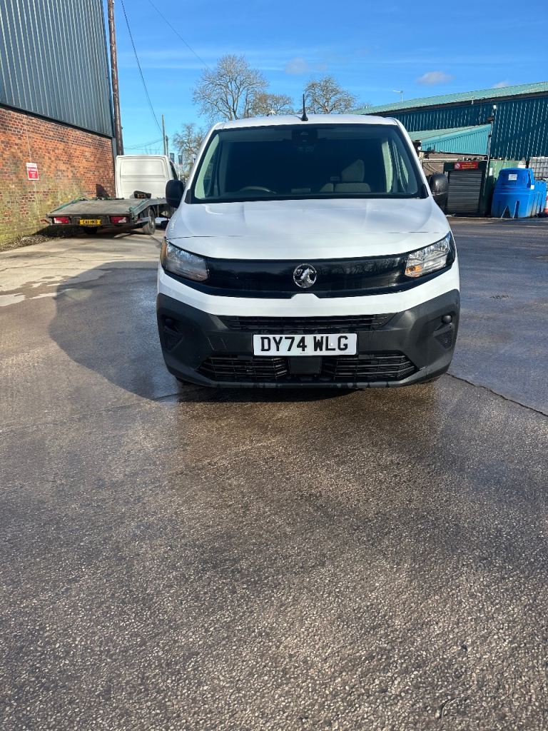 2024 74 Vauxhall Combo 