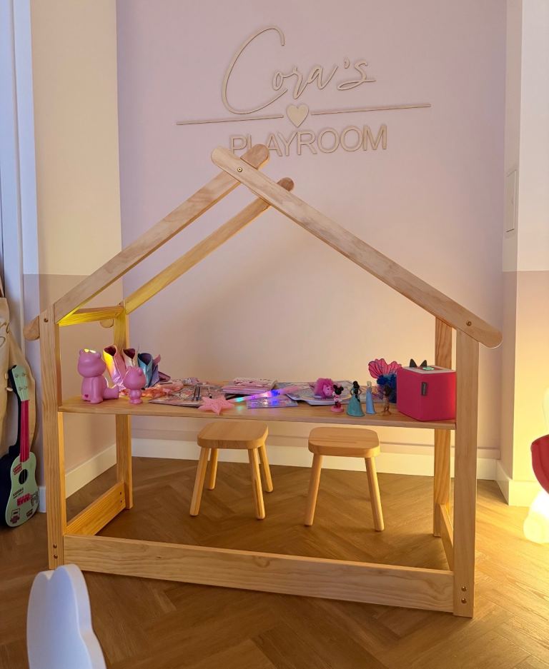 Kids house shaped desk