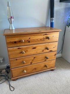 Double Sleigh Bed, 4 drawer chest of drawers and two bedside cabinets – Great Condition 