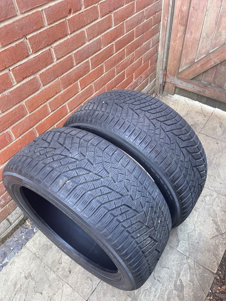 Yokohama BlueEarth Winter V905 Tires