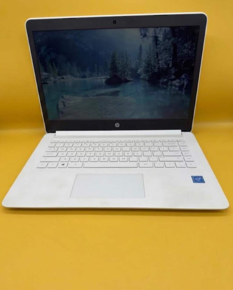 ULTRA SLIM HP 14 Laptop HD Screen 