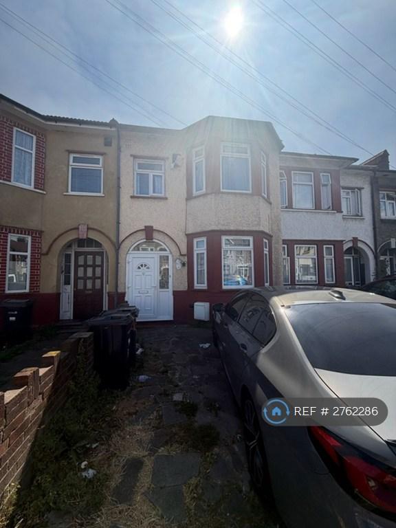 4 bedroom house in Perth Road, Ilford, IG2 (4 bed) (#2762286)