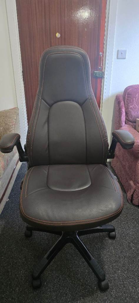Brown Leather Office Chair – Good Condition