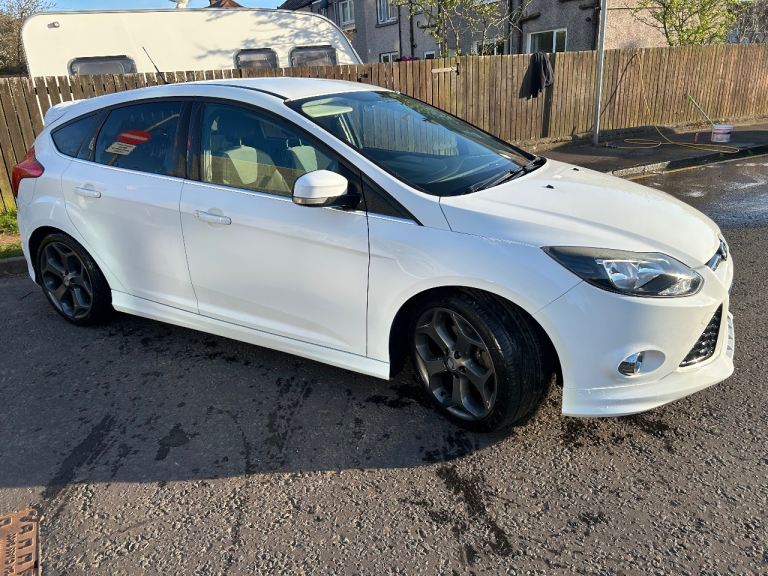 Ford, FOCUS, Hatchback, 2012, Manual, 1596 (cc), 5 doors