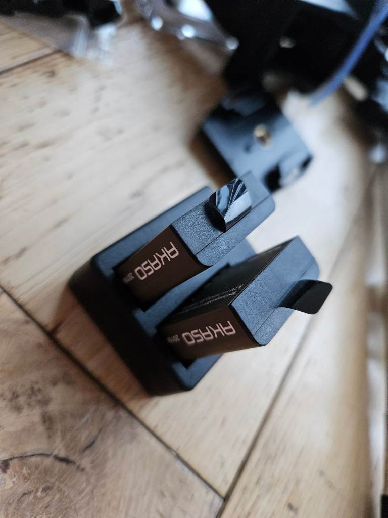 Alaska Brave 6 Go pro action camera with accessories and carry case Like new 