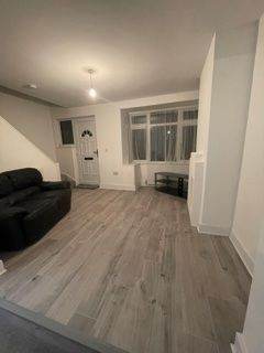3 Bedroom house In Purfleet, Purfleet-on-Thames, Thurrock. Grays, Essex, Parking