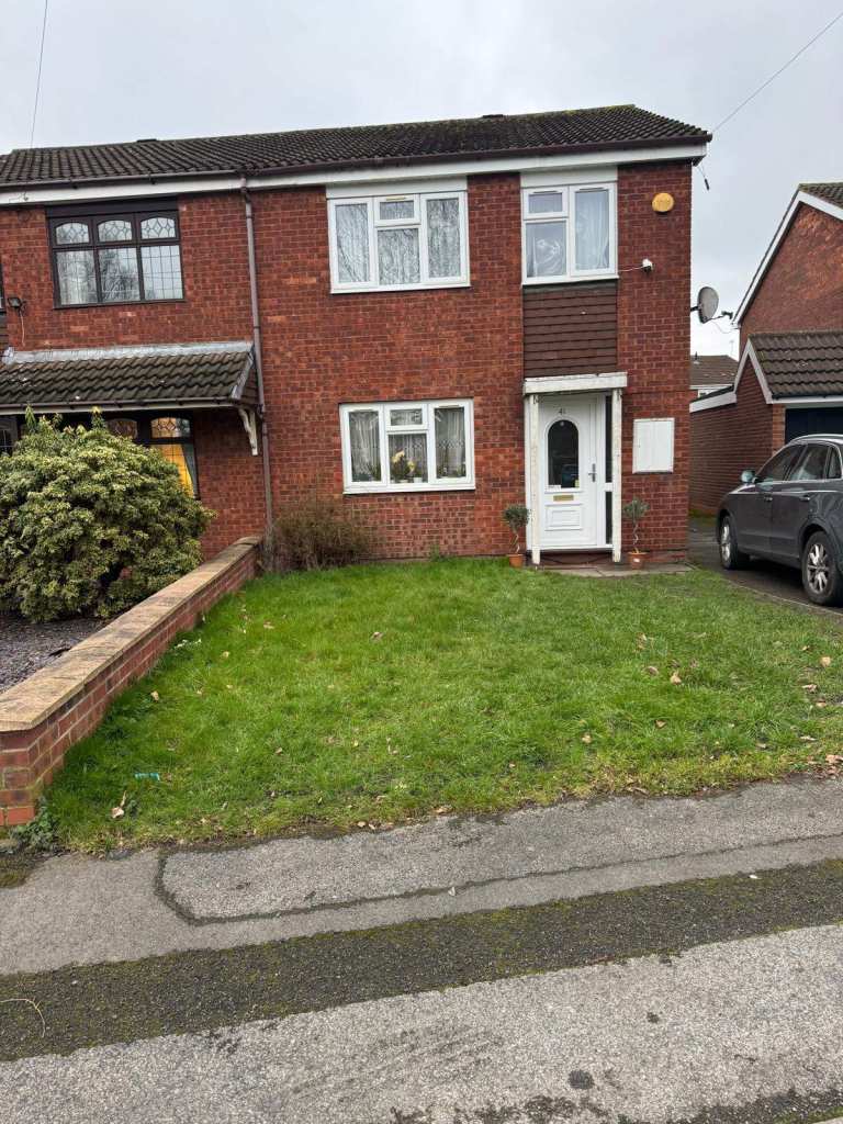 3-Bed House to Rent – Bilston (WV14) – £1,150 pcm