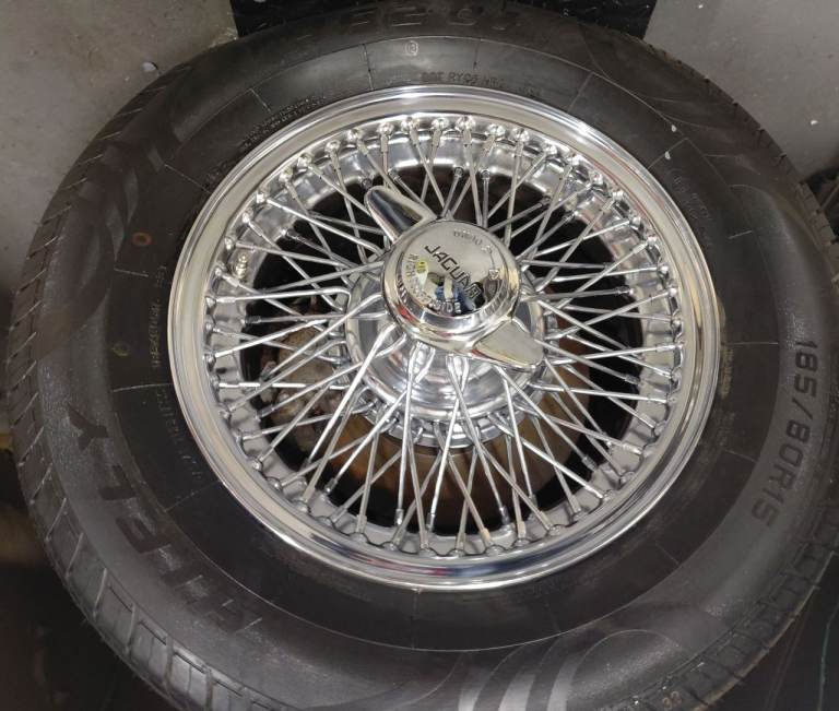 JAGUAR NEW CHROME WHEELS NEW SPINNERS NEW TYRES 