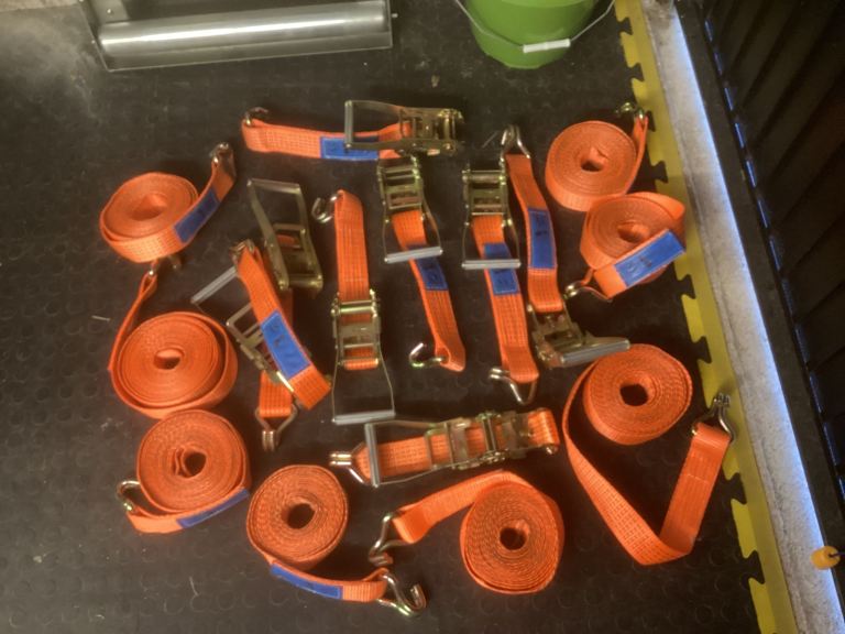 Orange Ratchet Straps and Tie-Downs – Good Condition x8 50mm wide x 5mts long 