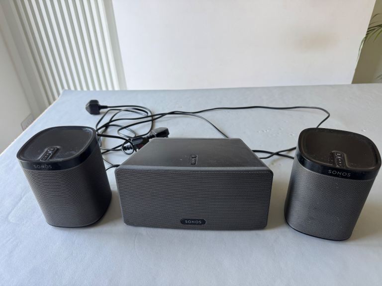 Sonos System 2 x Play:1 and 1 x Play 3