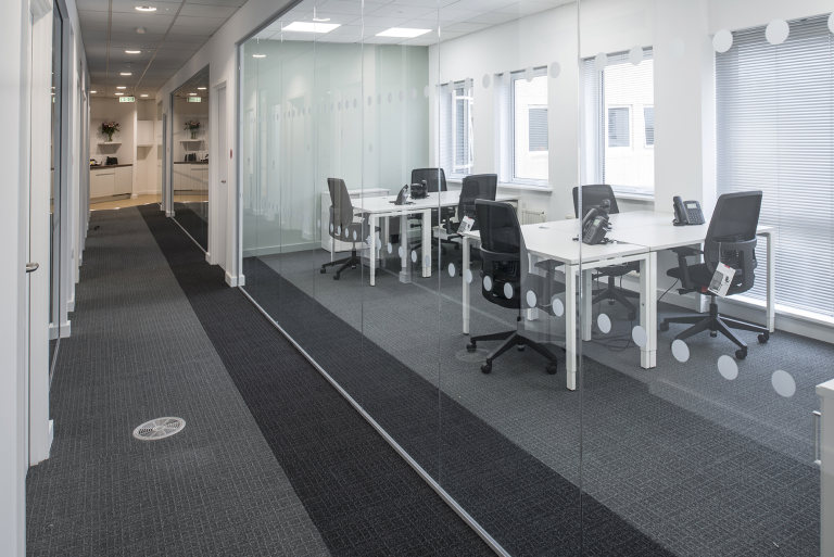 Bristol - BS324QW \ Secure an Office with 5 Workstations