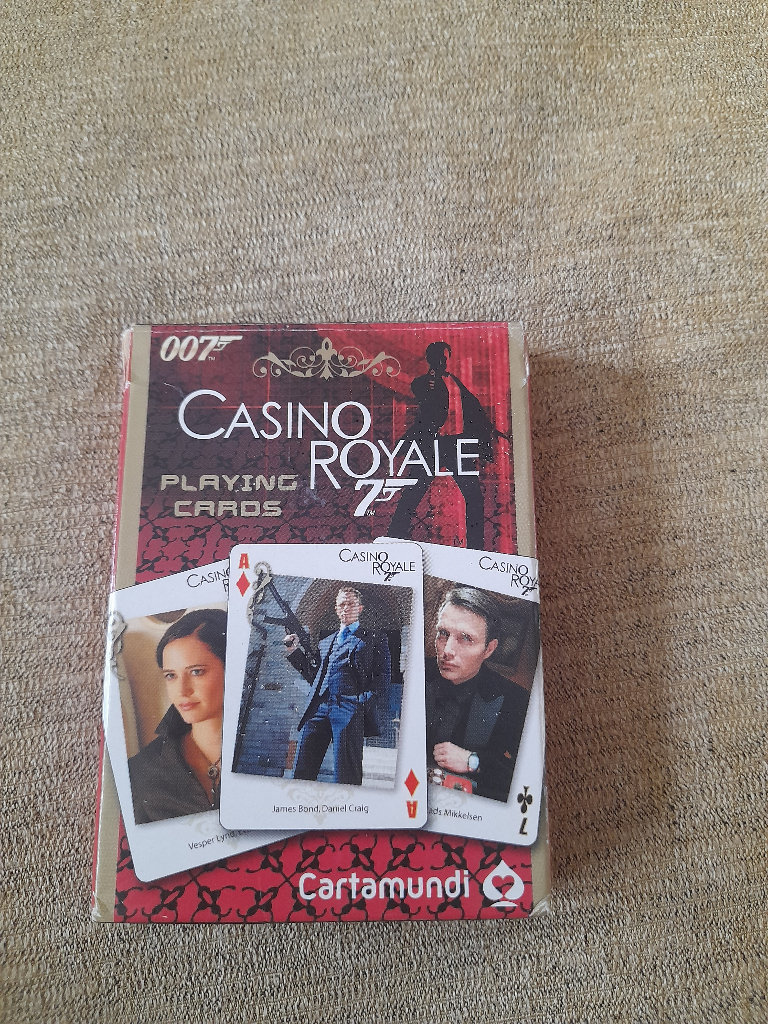 Playing cards Casino Royale, like new. Gollectors.