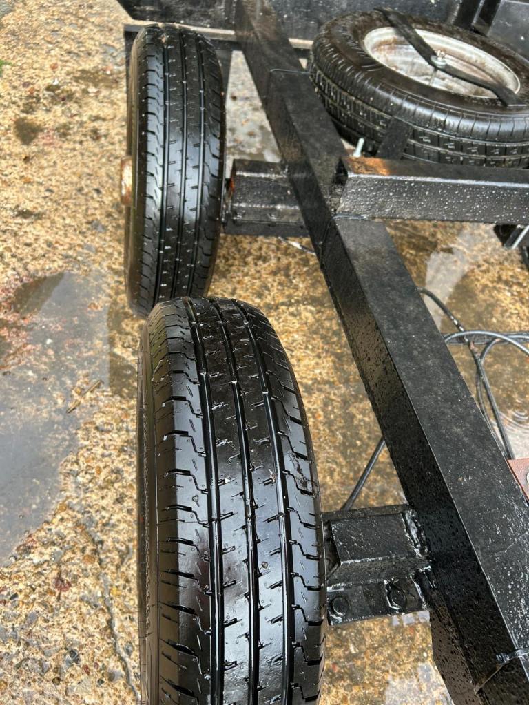 Hydraulic tipper trailer 