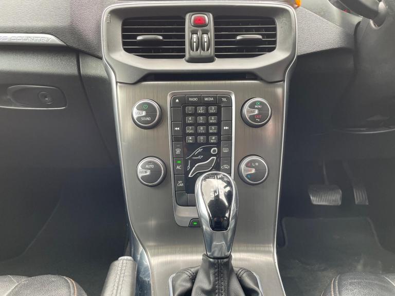 2014 Volvo V40 Cross Country 1.6 D2 Lux Powershift Euro 5 (s/s) 5dr Diesel