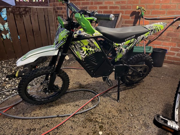Vipcoo h3 dirt bike 4 weeks old bought it brand new 19th november 