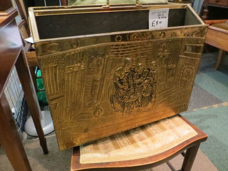 Vintage Brass Magazine Rack (Kenilworth Lions Furniture Store) Ref G99