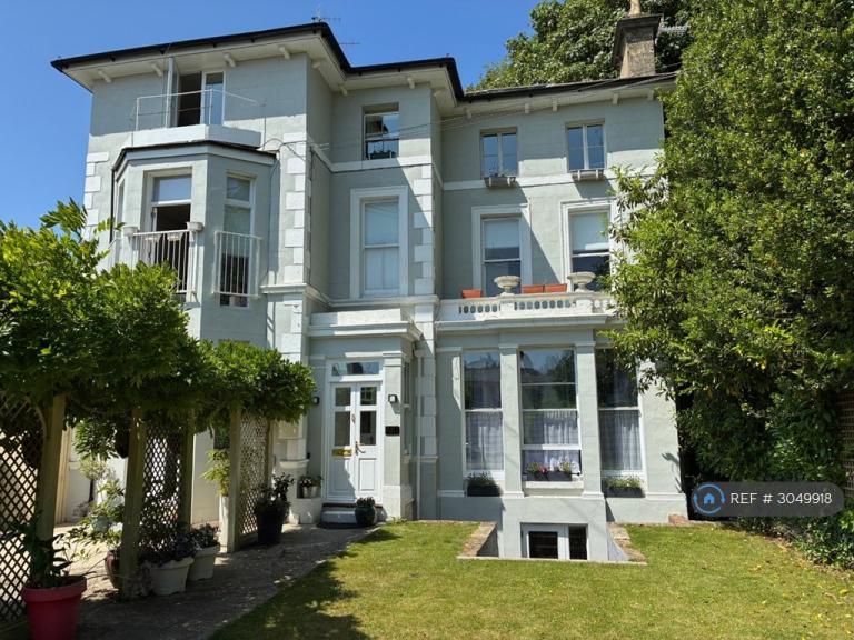 3 bedroom flat in Park Road, Southborough, Tunbridge Wells, TN4 (3 bed) (#3049918)