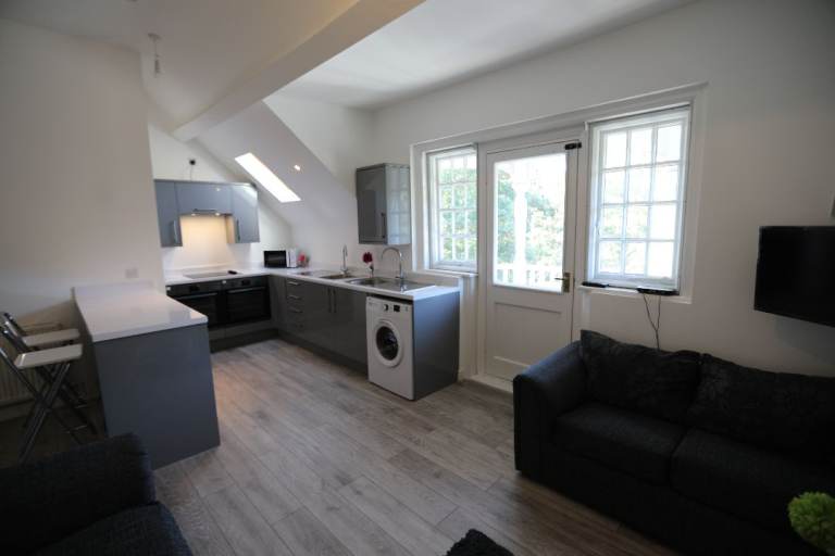 Modern En-Suite Rooms All Bills Included LE2