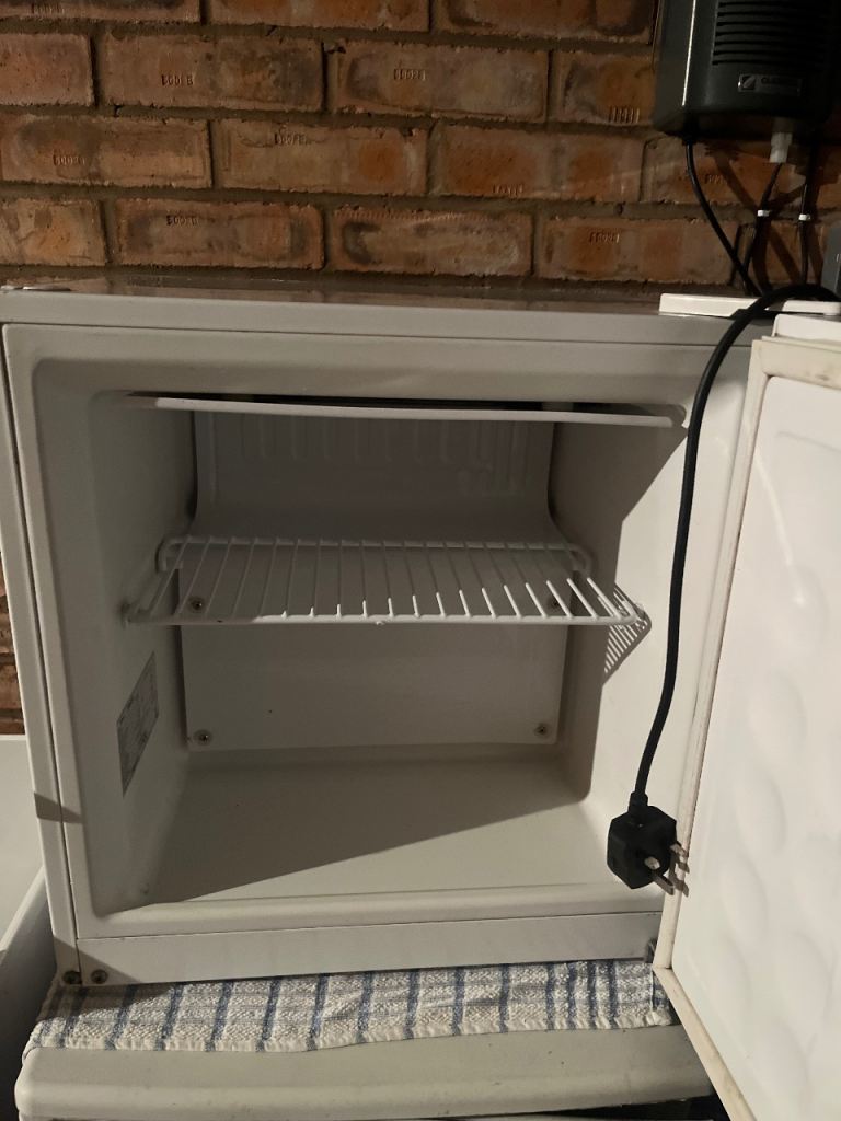 White table top Lec freezer