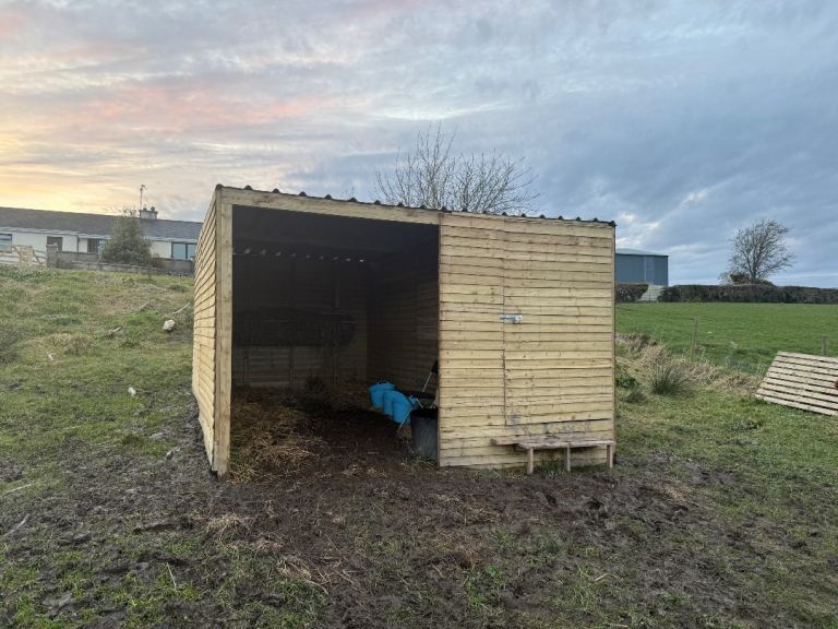 Field shelter and tack room 